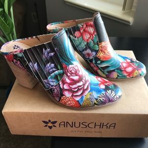 Anuschka Vintage Boutique size 8